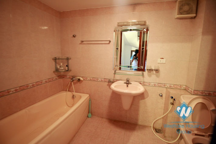 03 bedrooms house for rent in Xuan Dieu Street, Tay Ho, Hanoi